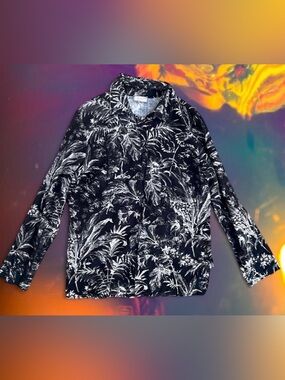 Black & White Longsleeve Tropical Print Button-Up Shirt Medium.